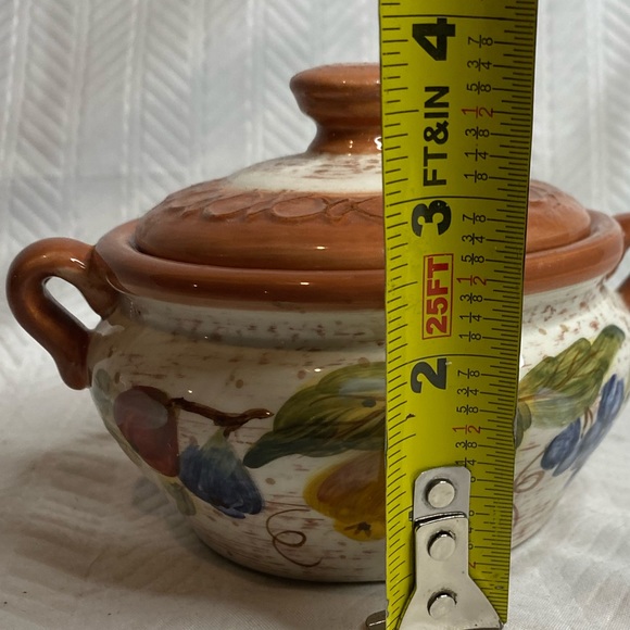Pamela Gladding small serving pot with lid. - Picture 8 of 8